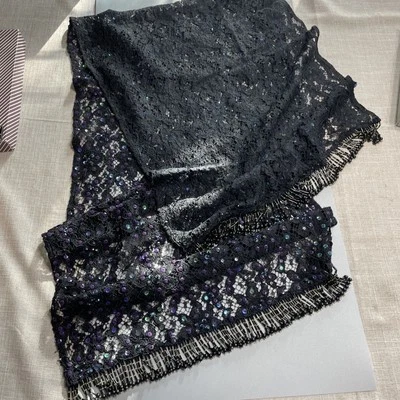 Cachecol feminino Lillian Vernon vintage de renda preta - Imagem 1 de 4