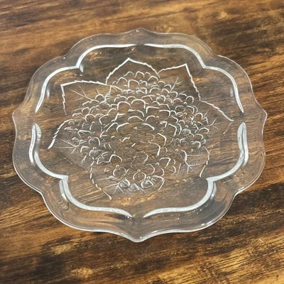 Platos de aperitivo hortensia de STUDIO NOVA transparentes con flores y hojas esmeriladas Foto 1 de 4