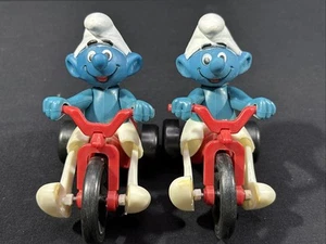 Smurfs Cycle Big Wheel Smurf Vintage Figure Motorcycle Toy Figurine Helm Lot 2 - Picture 1 of 12