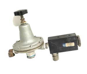 WATTS M AIR REGULATOR 216-3F MODEL M  USED. - Picture 1 of 4