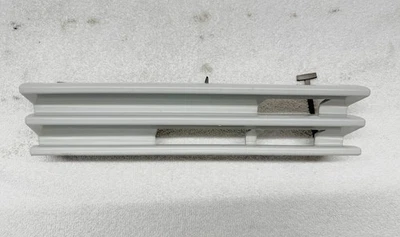 90-95 MERCEDES-BENZ 500SL TAMPA DE GANCHO DE REBOQUE PARA-CHOQUE DIANTEIRO ACABAMENTO 1298800005 Branco - Imagem 1 de 4