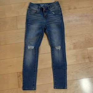 Hippie Girl sz. 7 “ high rise skinny” classic jeans. Cute, comfortable - Picture 1 of 3