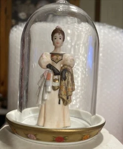 Avon  Mrs. Albee Porcelain 2000 President's Club Miniature  Figurine - Picture 1 of 10