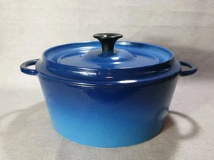 Vintage French Cast Iron Casserole Dish Round Blue 24 cm Made In France - Picture 1 of 6