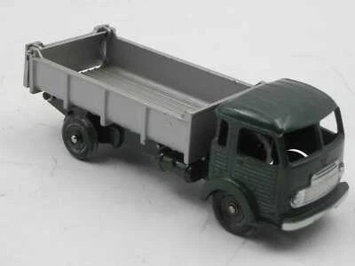Dinky Toys France 33B Simca Cargo Tipper Truck - Image 1 of 4