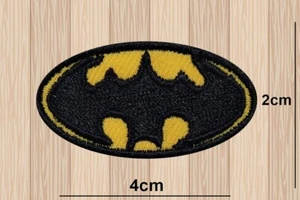 BATMAN SMALL PATCH SUPERHERO IRON OR SEW ON EMBROIDERED APPLIQUE BADGE LOGO - Picture 1 of 2