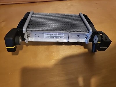 Mopar 051881AB Enfriador Auxiliar Baja Temperatura Foto 1 de 3