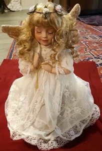 Muñeca Ángel Coleccionable Porcelana Oración Cruz Cristiana De Colección - Imagen 1 de 9