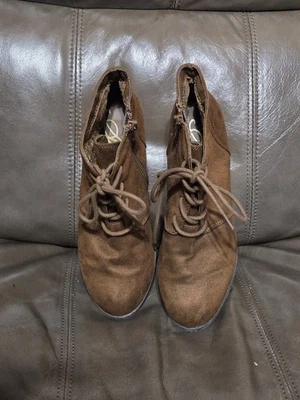 Botín de cuña American Rag -Baylie- con cordones/ cremallera lateral, castaño, para mujer talla 7 Foto 1 de 4