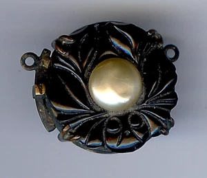 ANTIQUE FISHEL NESSLER CARVED BLACK GLASS PEARL BRACELET CLASP CLOSURE PART - Picture 1 of 10