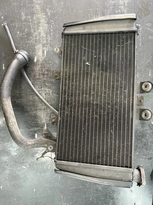 2006 05-07 Triumph Speed Triple 1050 测试工作散热器风扇鼓风机罐套装 — 第 1/4 张图片