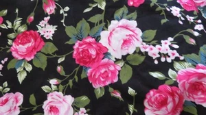 So Pretty PINK ROSES on Midnight Black Rindenstoff Muster Baumwollstoff NIE BENUTZT - Bild 1 von 17