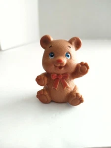 Miniatur Puppenhaus BRAUNER TEDDYBÄR SPIELZEUG 2" groß für Baby Puppe Kinderzimmer Barbie - Bild 1 von 7