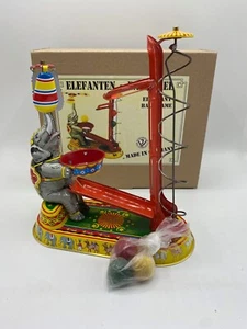 Elefanten -Ballspiel Elephant Ball Game Vintage German Tin Toy (C) - Picture 1 of 11