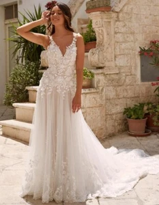 Madi Lane Maribel Wedding Dress size 12 and 36" single tier veil - Picture 1 of 8