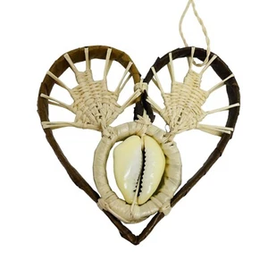 sea shell christmas ornament in wood heart frame - Picture 1 of 3