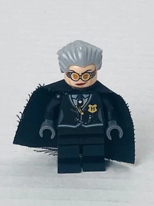 Lego 4737 - Harry Potter Quidditch Match - Madame Hooch Minifig - 2010 - Picture 1 of 2