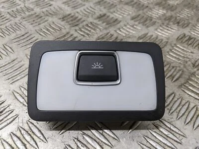 Luz interior (trasera) Audi Q7 Tdi Quattro Mk1 Estate 5 puertas 2007-2015 4L0947124A Foto 1 de 4