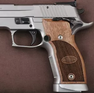 Impugnatura in noce compatibile KSD Brand Sig Sauer X-Five P226/SO/AL/Six/Six AL - Foto 1 di 2