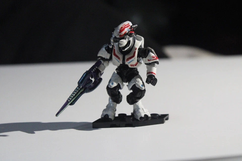 Mega Contrux Custom Halo Elite Mercenary Minifigure - Image 1 of 4