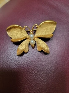 Vintage Capri Style Gold Pearl Butterfly Brooch Pin - Picture 1 of 4