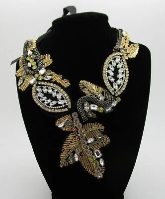 Collar barroco AVON Mark Go for - negro y dorado con corbata de cinta Foto 1 de 2