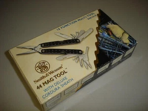 Smith & Wesson 44 Mag Tool Deluxe - 16 Function Multi-Tool SW1010 - New in Box - Picture 1 of 10
