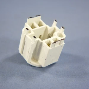 Leviton Compact Fluorescent Lampholder Light Sockets Screw Down G24d-1 26725-2A1 - Picture 1 of 4