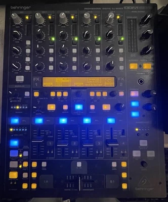 BEHRINGER DDM4000 4 CHANNEL MIXER Digital Pro Mixer DDM4000 - Image 1 of 4
