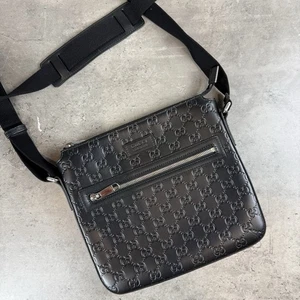 Gucci Mens Black Leather Messenger - Picture 1 of 5