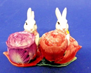 Corner Ruby Bunny "Colección Primavera" 3 Piezas Salero y Pimentero en Bandeja Nuevo - Imagen 1 de 9