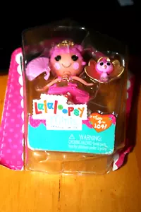 Mini Lalaloopsy Raro Goldie Luxe con Pavo Real - Nuevo en Paquete - Falta el paquete de piezas - Imagen 1 de 3