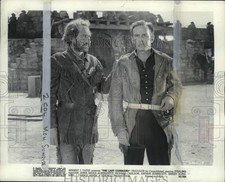 1955 Press Photo Actors Arthur Hunnicutt & Richard Carlson in "The Last Command"