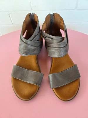Miz Mooz Daphne Fashion Sandal Graphite Size 35 US Shoe Size 5.5/6 - Image 1 of 4