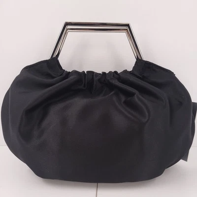 Bolso de mano negro con asa de metal Nina Allison plateado pequeño magnético Foto 1 de 4