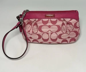 Vintage Coach Signature C Logo With Leather Details Pink Wristlet Small - Picture 1 of 11