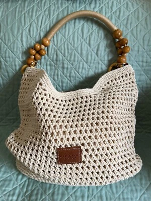 Bolso de hombro beige de ganchillo Foto 1 de 4