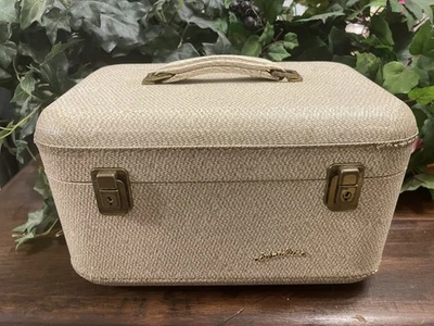 Vintage 1950s Stratolite Ivory Tweed Train Case Hard Shell Luggage - Image 1 of 4