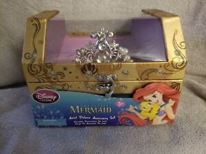 NIB Disney Store Princess Little Mermaid Ariel Deluxe Accessory Tiara Necklace