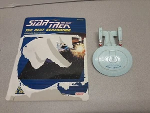 1988 Star Trek Next Generation U.S.S. Enterprise NCC 1701D - Galoob - with Card - Picture 1 of 8