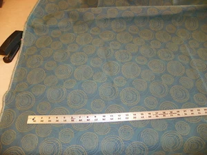 Remanente de tela/tela de tapicería con estampado de remolino azul amarillo F874 - Imagen 1 de 1