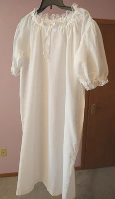 American Girl Felicity Nightgown For Girl Size M Excellent Condition lace trim - Image 1 of 4
