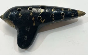 Antigua Ocarina G3 vintage pintada a mano negra y dorada - Imagen 1 de 4