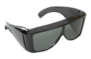 SUNSHIELDS Olympus Sunglasses Golf Moulded Tinted Polarised Lens Fit Over - Picture 1 of 5