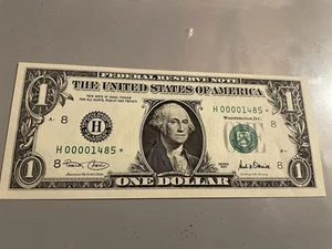 2001 $1 Dollar Bill ((GEM)) ((CRISP)) ((KEY DATE)) ((St. Louis)) ((STAR NOTE)) - Picture 1 of 2