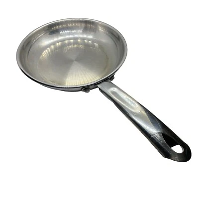 Sartén Martha Stewart pesada con fondo de cobre de 8" sartén para saltear Foto 1 de 3