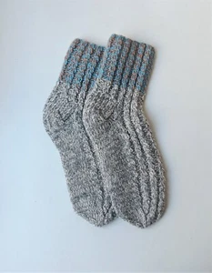 Size 5-6 1/2 women 4-5 1/2 men US/36-37 EU Hand knitted socks - Picture 1 of 6