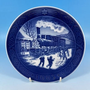 1993 ROYAL COPENHAGEN CHRISTMAS PLATE TRAIN GUEST .1st - Picture 1 of 17