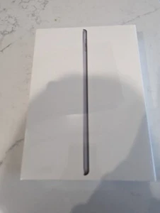 Apple iPad 5th Gen MP2F2LL/A (WiFi) 32GB Space Gray A1822 - Picture 1 of 4