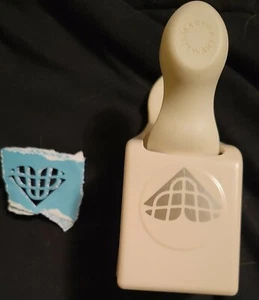 PAPER PUNCH FOR CORNERS MARTHA STEWART SCRAPBOOKING TOOL DECORATING Fast Ship - Picture 1 of 5